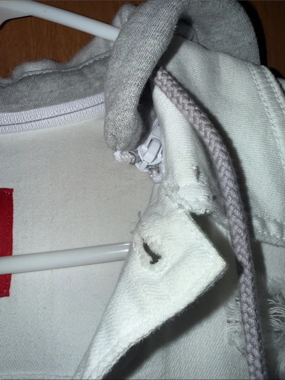 Guess White Distressed Denim Jacket with detachable Hood Size Small - Unisex